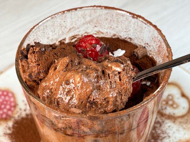 mousse al cioccolato senza panna leggera e spumosa