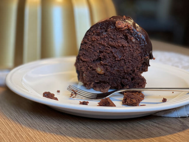 fetta di Tunnel of Fudge cake ricetta originale Pillsbury