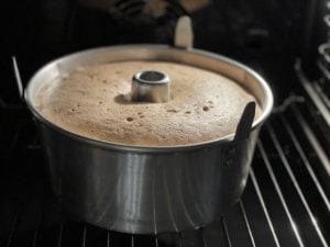 ciambellone americano cotto nello stampo in alluminio