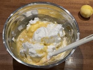 aggiunta albumi nell'impasto della Ciambella Americana