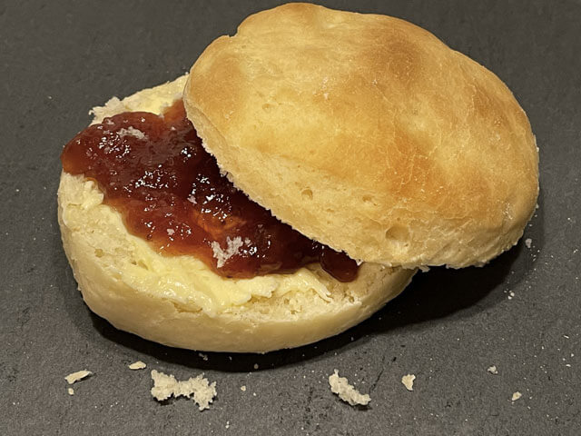 muffin inglesi le focaccine dolci e salate, ottime farcite con burro e marmellata