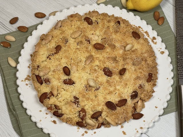 torta sbrisolona senza glutine intera