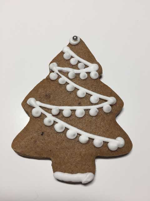 biscotti di pan di zenzero senza glutine a forma di albero di Natale