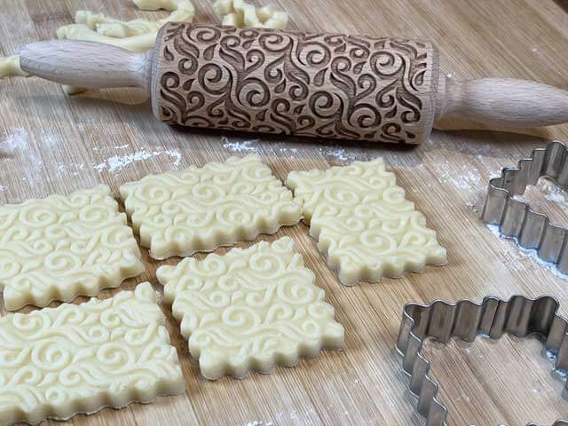 la pasta frolla perfetta decorata facilmente con i mattarelli intarsiati