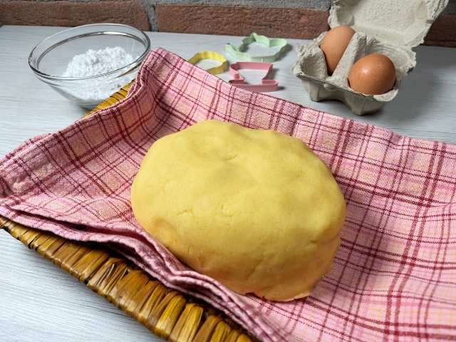 pasta frolla senza glutine dopo il riposo in frigorifero