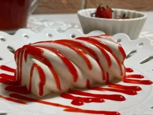 Panna cotta senza glutine con coulis di fragole