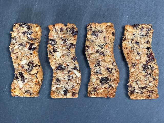 Barrette energetiche fatte in casa ai cereali e frutta secca