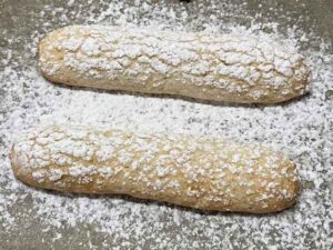 Savoiardi vegani fatti in casa per preparare il tiramisù vegano