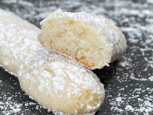 interno dei savoiardi vegani soffici e aerati da inzuppare