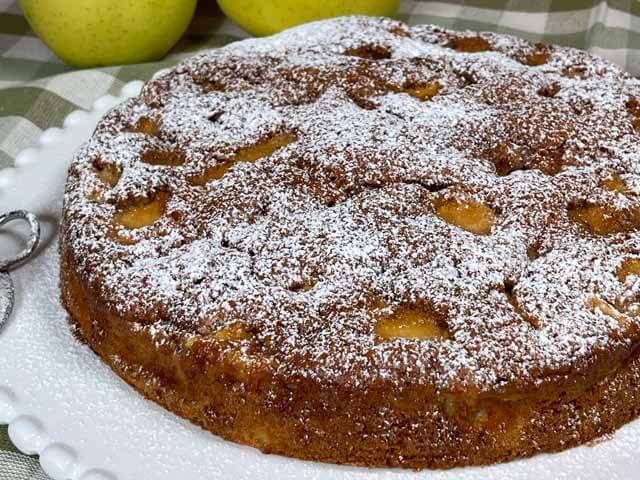 torta di mele vegana soffice e umida