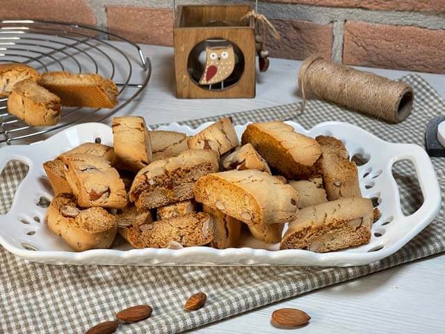 cantuccini senza uova vegani pronti da servire