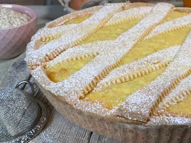 pastiera senza glutine con canditi di arancia e cedro