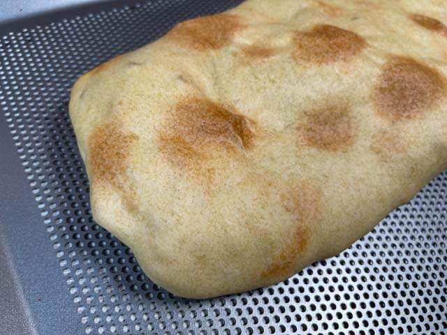 strudel di mele vegan su teglia microforata