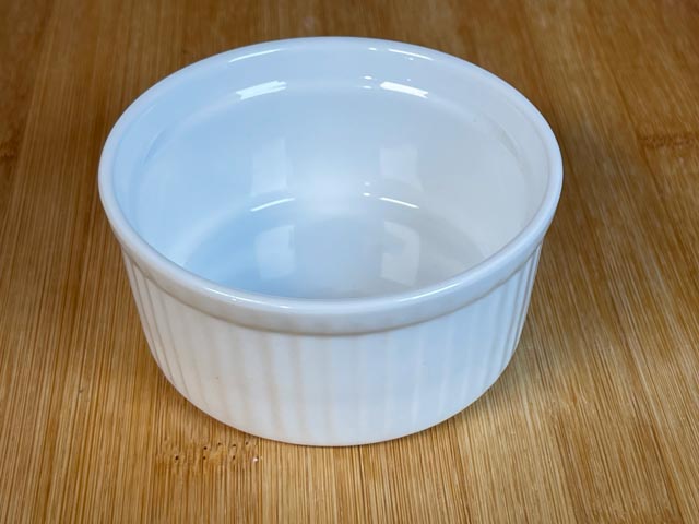 cocotte in ceramica per monoporzioni di crumble di mele