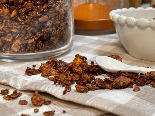 granola al cioccolato fatta in casa croccante