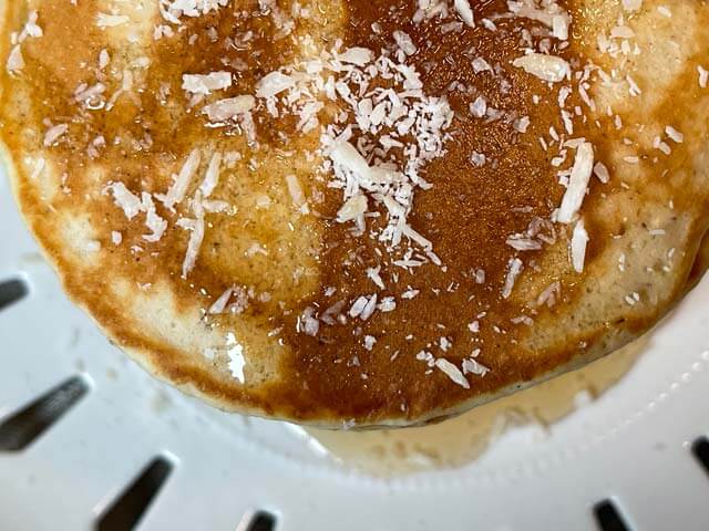 pancakes con farina di cocco allo sciroppo d'acero