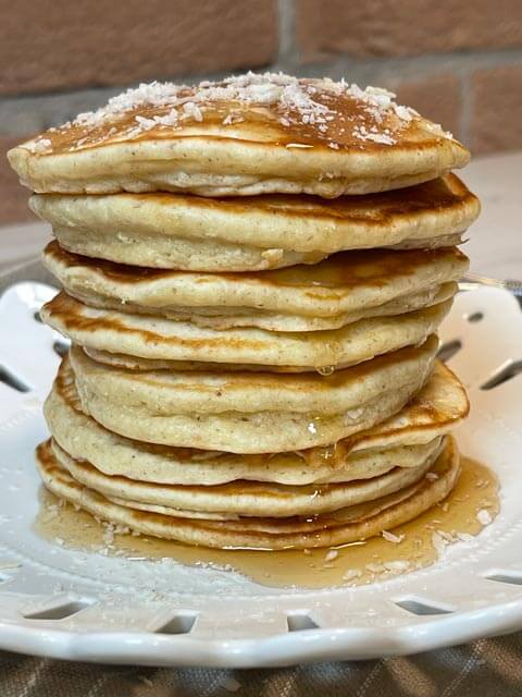 torre di pancake con farina di cocco
