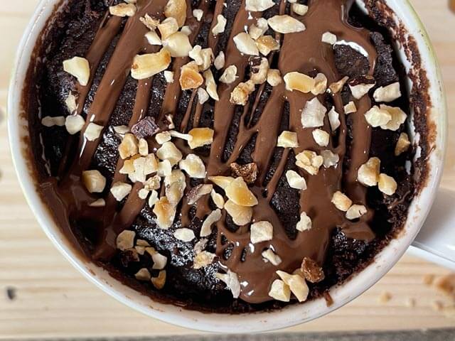 mug cake senza uova al microonde pronta in pochi minuti