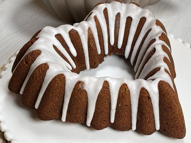 ciambella con farina di castagne a forma di cuore