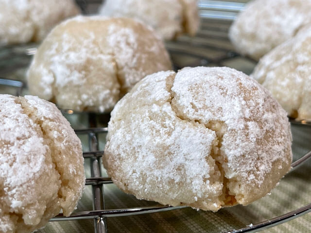 amaretti senza glutine morbidi dentro e croccanti fuori