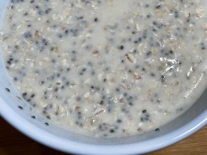 porridge freddo pronto per il riposo in frigorifero