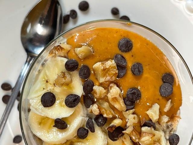 overnight oats banana cioccolato e noci