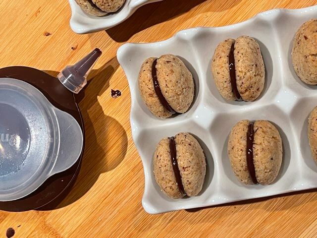 farcitura al cioccolato dei baci di dama senza glutine