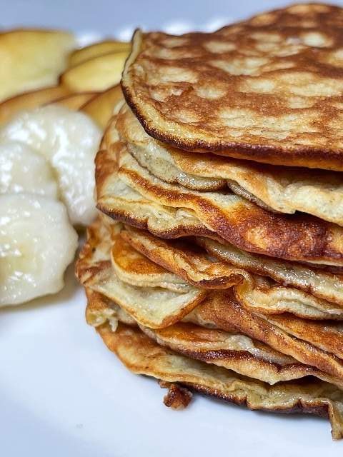 pancakes senza farina soffici e dorati per la colazione della famiglia