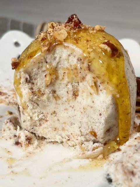 interno del semifreddo al croccantino con miele di acacia