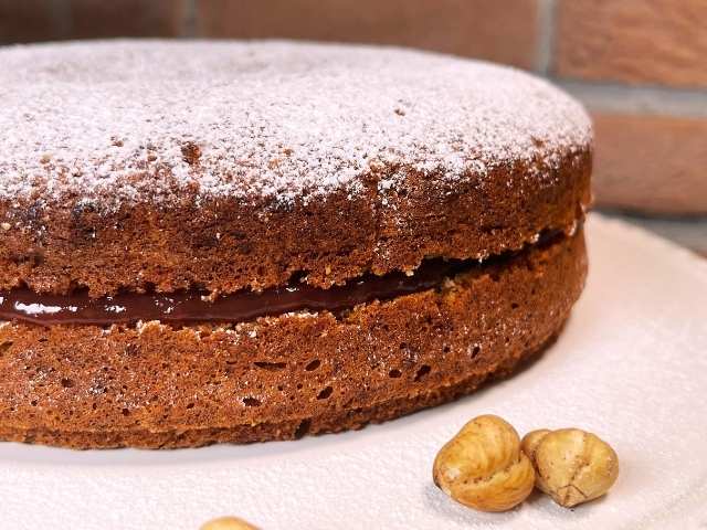 Torta al grano saraceno con farina di nocciole tostate