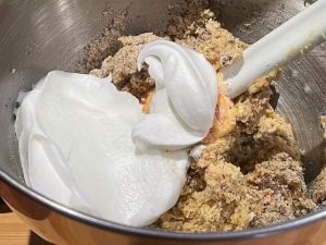 Fase dell'impasto della torta di grano saraceno