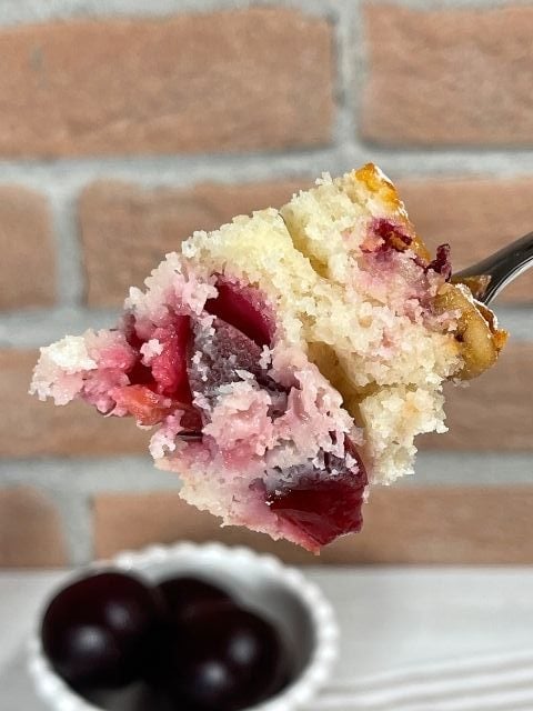 assaggio di torta di prugne morbida e golosa