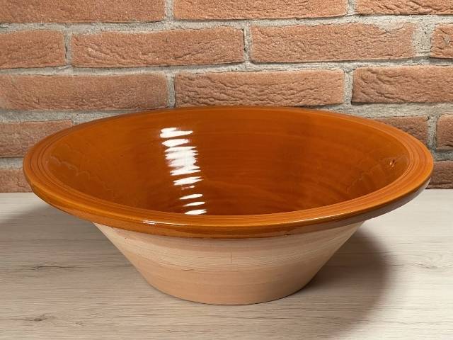 mafaradda di terracotta per preparare il cous cous dolce