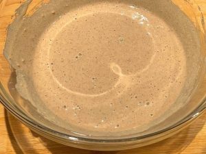 pastella dei pancake con farina di castagne pronta per essere utilizzata