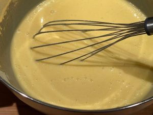 ingredienti liquidi della chiffon cake senza glutine