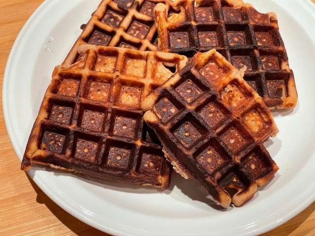waffle senza glutine bruciati per la piastra troppo calda