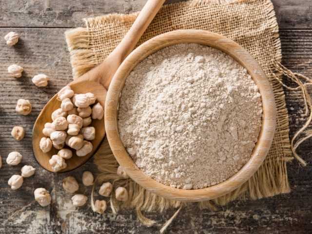 farina di ceci utilizzata per preparare i muffin al cioccolato