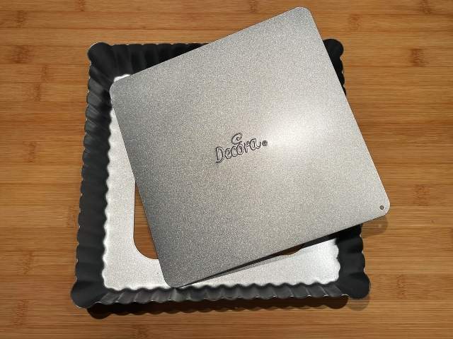 tortiera con fondo removibile per crostata con farina di grano saraceno