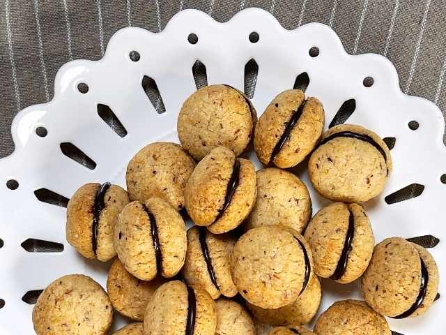 baci di dama vegani pronti da servire