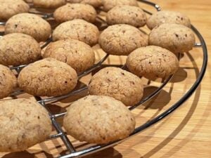 baci di dama vegani appena sfornati