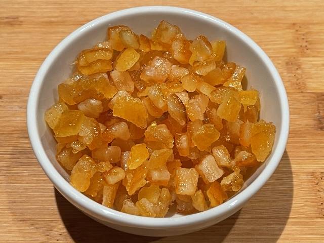 canditi di arancia da aggiungere all'impasto del dolce pasquale senza glutine