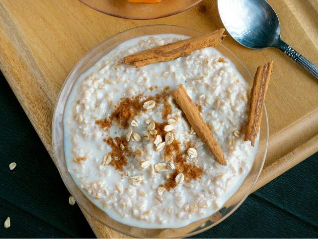 fiocchi di avena ammorbiditi nel latte