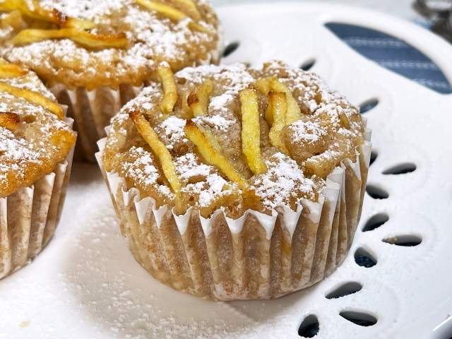 muffin vegani alle mele serviti per colazione