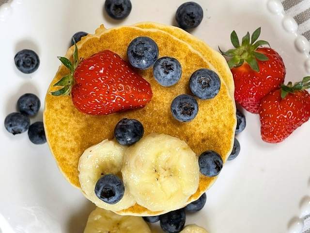 Pancake senza glutine serviti per colazione