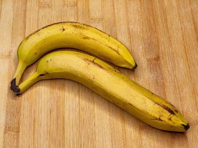 Banane molto mature utilizzate per preparare il banana bread vegano