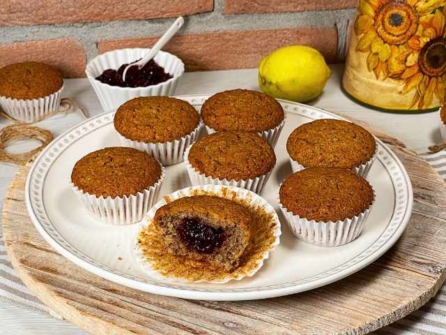 Muffin con farina di grano saraceno e cuore di confettura