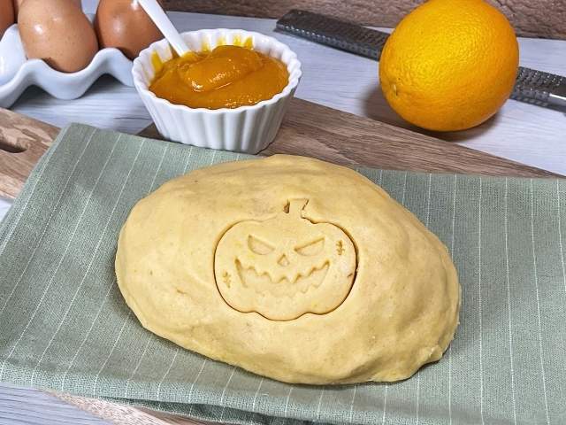 Panetto di pasta frolla alla zucca senza glutine con farine naturali