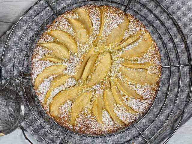 torta di mele con farina di riso e yogurt senza glutine